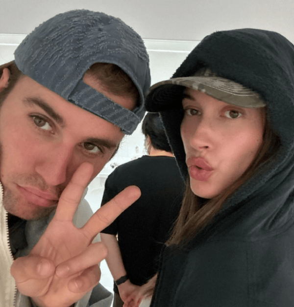 牛盈宝 海莉回应不公开儿子相貌：在他能够思考前无意公开